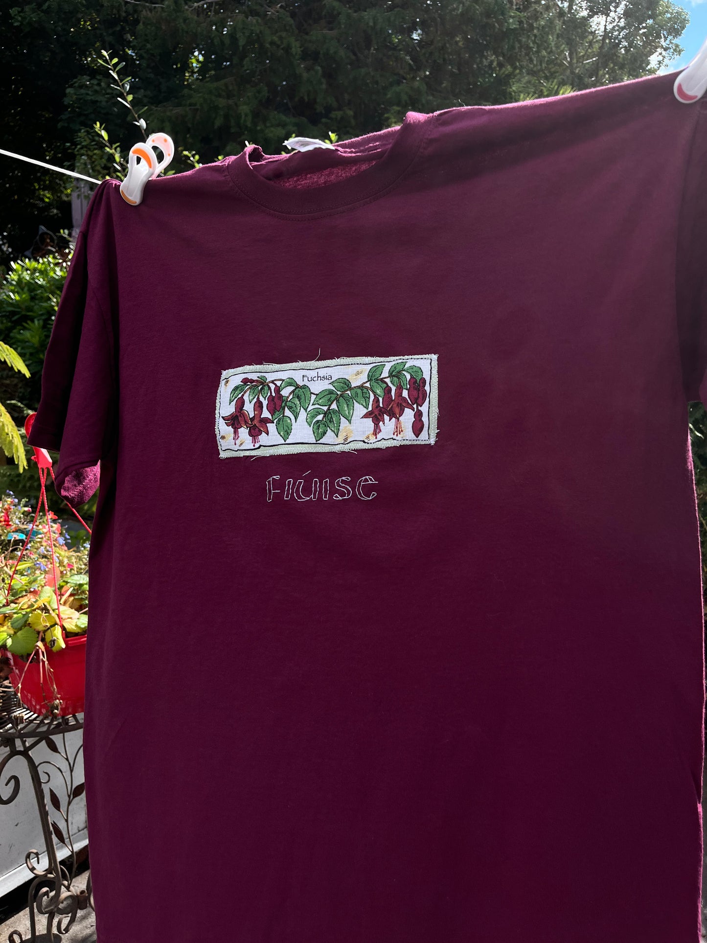 Fiúise embroidered tee
