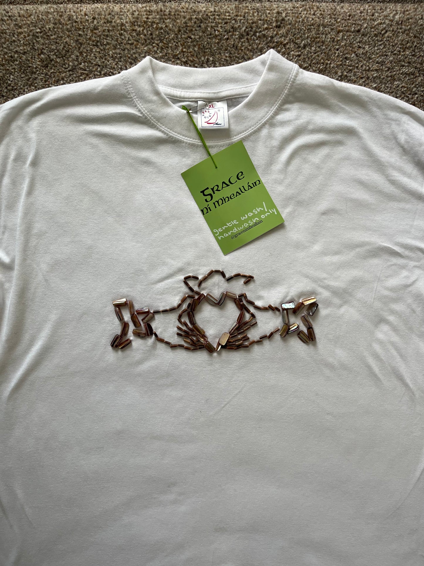 Claddagh beaded tee XL