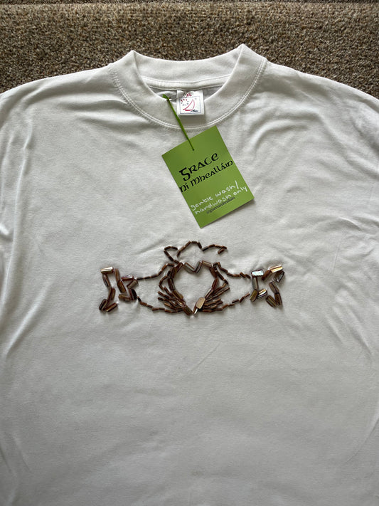 Claddagh beaded tee XL